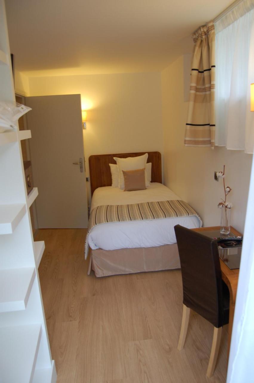 Logis Hotel & Restaurant - Le Manoir De Sauvegrain Saint-Lambert  Zewnętrze zdjęcie